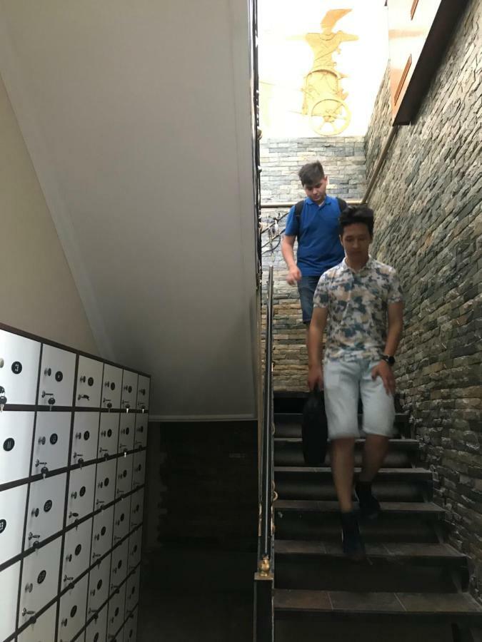 Capsule Hotel Technocave Bisjkek Buitenkant foto